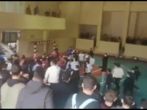 Antalya’da Liseler Arası Futsal Maçında Tekme Tokatlı Kavga