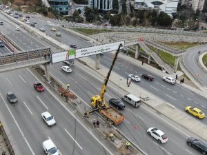 D-100 Karayolunun Ortasına İnen Garip Merdiven Kaldırıldı