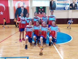 Adana Genç İ̇şadamları Derneği Ortaokulu Şampiyon