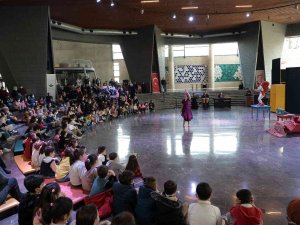 Osmangazi’de Çocuklar Tiyatroyla Eğlendi