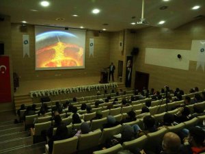 Üniversite Öğrencilerine ’Deprem’ Anlatıldı