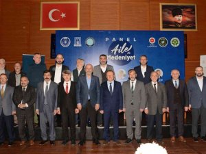 Bursa’da ’Aile Ve Medeniyet’ Paneline Yoğun İlgi