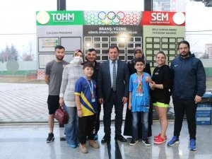 Ali İ̇hsan Kabakcı’dan Şampiyonlara Ziyaret