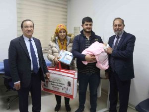 İ̇lk Kez Bebeklerinin Sesini Algılayabilecekler