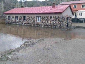Mutki’de Sel Hasara Neden Oldu