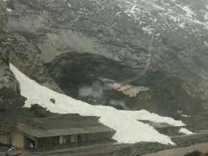 Kar Tünelleri Olası Çığ Faciasını Önledi