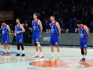Thy Euroleague: Anadolu Efes: 84 - Fenerbahçe Beko: 79