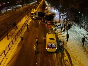 Yozgat’ta Yollar Buz Pistine Döndü, 15 Araç Birbirine Girdi