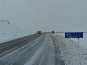 Erzincan’a Kış Geri Döndü