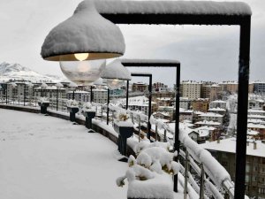 Mamak Beyaza Büründü