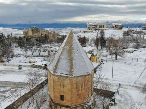 Medeniyetlerin Beşiği Harput Tekrar Beyaza Büründü, Kartpostallık Görüntüler Oluştu