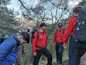 Ormanda Mahsur Kalan İki Vatandaşı Jandarma Kurtardı