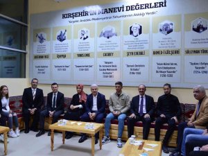 Vali Akın Üniversite Öğlencileriyle Bir Araya Geldi