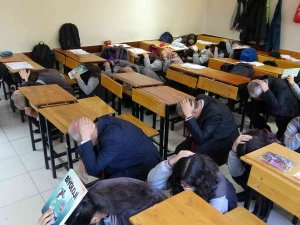 Osmaniye’de Ziller Teneffüs İçin Değil ’Deprem’ Alarmı İçin Çaldı