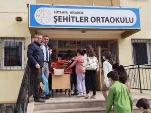 Tatbikata Katılan Öğrencilere Kek Ve Meyve Suyu