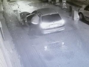 Otomobili İle Sokak Üzerindeki Rögar Kapaklarını Çalan Şüpheli Böyle Görüntülendi