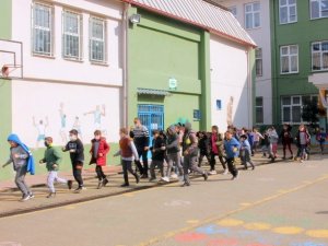 Çınarcık’taki Okullarda Deprem Tatbikatı