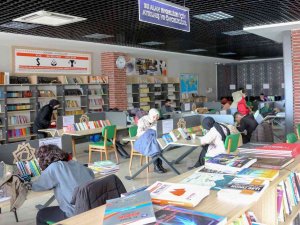 Meram Millet Kıraathanesi Gençlerin İlgi Odağı Oldu