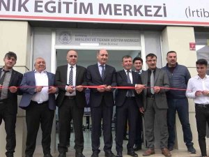 Vatandaşlara 33 Alanda 181 Dalda Eğitim Verecek Mesleki Ve Teknik Eğitim Bürosu Açıldı
