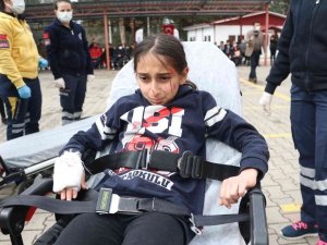 Adana’daki Okullarda “Deprem Anı Ve Tahliye Tatbikatı” Gerçekleştirildi