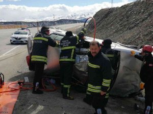 Erzincan’da Trafik Kazası: 1 Ölü, 1 Yaralı