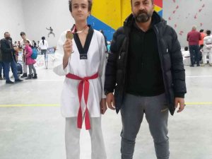 Şahinbeyli Sporcu Tekvando Şampiyonu