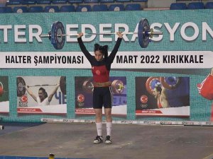 Türkiye Halter Şampiyonası’nda Heyecan Devam Ediyor