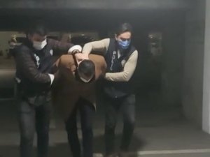 Ankara’da Kırmızı Işıkta Geçtiği İçin Kendisini Uyaran Sürücüye Çekiçle Saldıran Şahıs Gözaltına Alındı