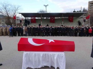 Şehit Uzman Çavuşun Cenazesi Törenle Bingöl’e Uğurlandı