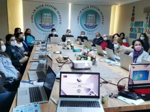 Yetişkinlere Teknoloji Destekli Eğitim