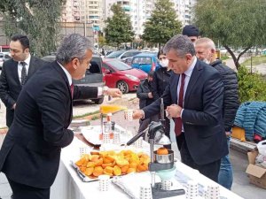 Adana’da ‘Sigara İçme, Portakal Suyu İç’ Etkinliği