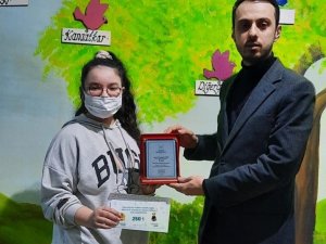 Kitap Kurtları Ödüllerini Aldı