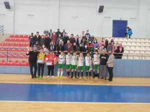 Futsal Müsabakalarında Sinop Toki̇ Şehit Fatih Erer Ortaokulu Birinci Oldu