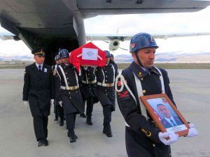 Şehit Ergin’in Naaşı Bingöl’e Getirildi