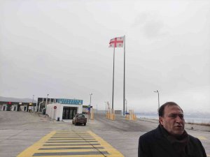 Gürcistan, Sınır Kapılarının Yolcu Trafiğine Açılmasına İzin Verdi