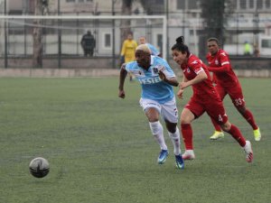 Turkcell Kadın Futbol Süper Ligi: Konak Belediyespor: 2 - Trabzonspor: 0