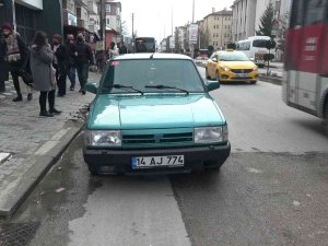 Uygulama Yapan Polisi Görünce Otomobilini Bırakıp Kaçtı
