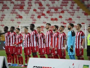 Sivasspor, Antalyaspor Maçına 2 Eksikle Çıkacak