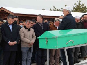Kazada 3 Arkadaşıyla Birlikte Ölen Genç Kız Gözyaşları Arasında Toprağa Verildi