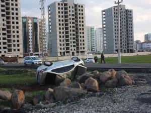 Diyarbakır’da Trafik Kazası: 2 Yaralı