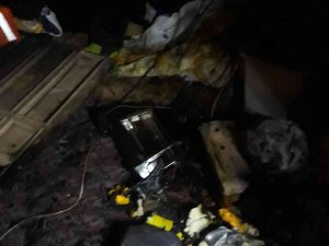 Yalova’da Tek Katlı Evde Çıkan Yangın Paniğe Neden Oldu