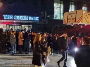 Ankara Barosu Avukatlarının Bulunduğu Otelde Çıkan Yangın Kısa Süreli Paniğe Neden Oldu