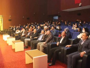 Elazığ’da ‘Newiş Newişe’ Tiyatro Oyunu Büyük İlgi Gördü