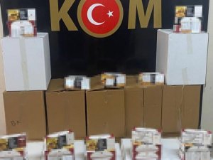 Kolilerden Kaçak Makaron Fışkırdı