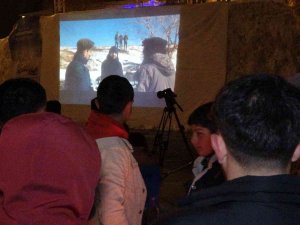 Eksi 10 Derecede Açık Alanda Film Keyfi