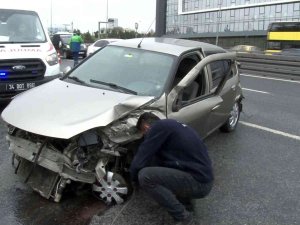 Küçükçekmece’de Trafik Kazası: 3 Yaralı