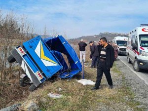 Alaplı’da Tarım Aracı Devrildi: 6 Yaralı