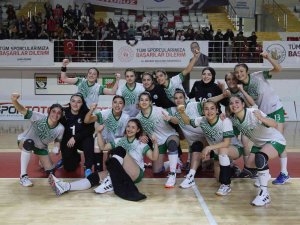 Sivas Belediyespor Hentbol Takımı Evinde Farklı Kazandı