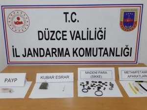 Hem Uyuşturucu Hem Tarihi Eserler Bulundu