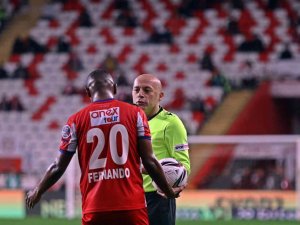 Spor Toto Süper Lig: Antalyaspor: 1- Sivasspor: 0 (İ̇lk Yarı)